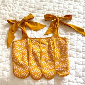 Intermix
Azulu Coconut Shoulder Tie top, size S
Gold yellow color